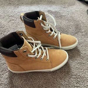 Women timberland boots like new